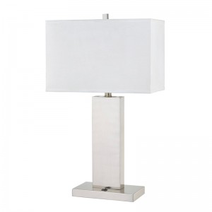 Hospitality Suite -pöytävalaisin huoneessa